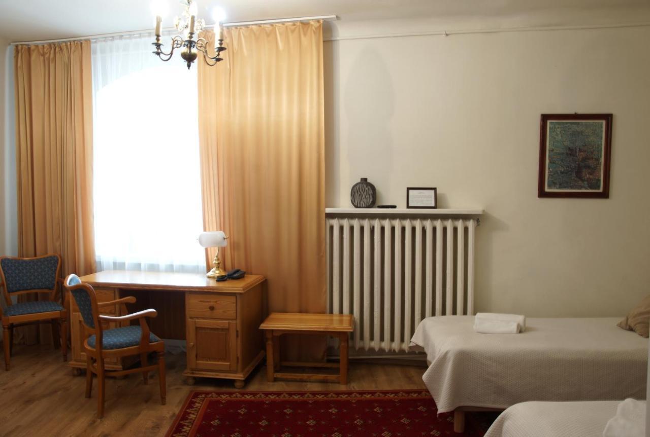 Pokoje Goscinne Dom Literatury Varşovia Exterior foto
